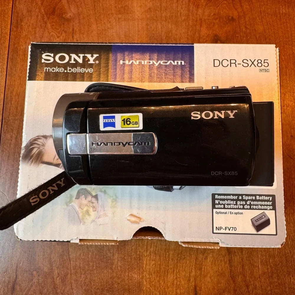 Sony Camcorder TESTED Black DCR-SX85 Handycam 70x Zoom 16GB Carl Zeiss Lens